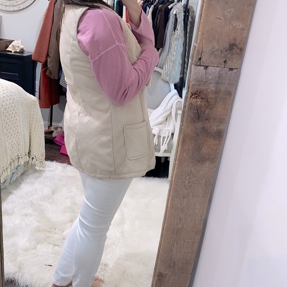 Carmin size large tan faux fur vest - Picture 3 of 5